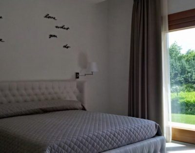 Camere Su Villa Elegante Con Piscina E Giardino Privato Vista Mare