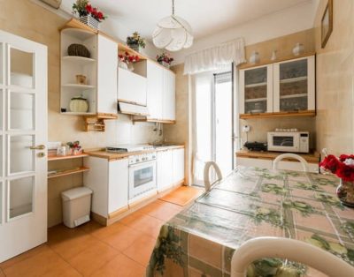 Appartamento A 100 Mt. Dal Policlinico E 300mt Stazione Bari