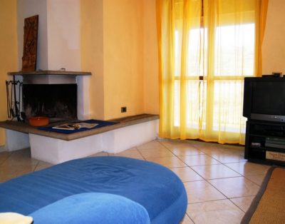 Ampio Appartamento In Villa Con Terrazza E Piscina