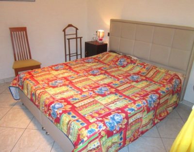 Ampio Appartamento In Villa Con Terrazza E Piscina