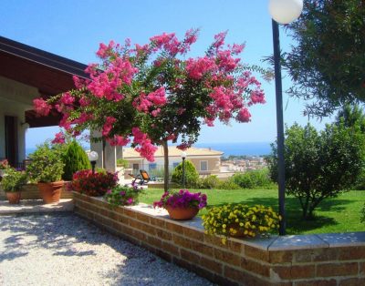 Appartamenti In Villa Con Posizione Panoramica Sul Mare
