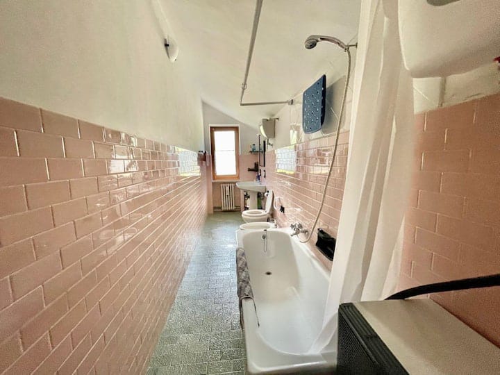 Weekend in Gravere with garage for motorcycles and bicycles