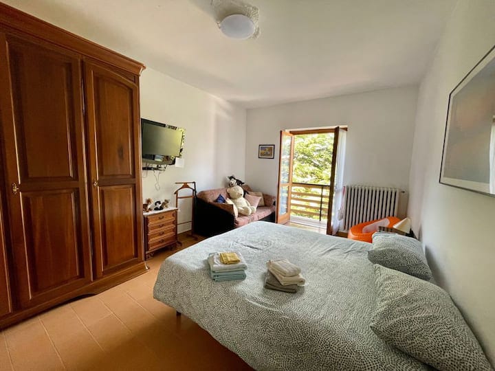 Weekend in Gravere with garage for motorcycles and bicycles